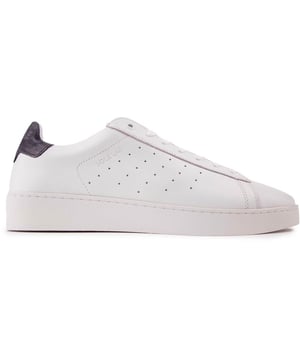 The SOLE Lab Zinc is a stylish and comfortable court trainer, perfect for everyday wear. Featuring a soft dark blue nubuck upper, leather lining and footbed, metal eyelet and subtle perforation details, these men's sneakers are ideal to complete your smart-casual looks.