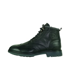 Deze hoogwaardige, van leer gemaakte veterschoenen zijn een comfortabel basisitem voor de koelere dagen. Het materiaal zorgt voor ademend vermogen en een hoog draagcomfort en houdt de voeten mooi warm. De rubberen loopzool is antislip en robuust. De schoenen zijn voorzien van een vetersluiting en een gevoerd schacht. Het ontwerp met perforatie-elementen biedt een visueel hoogtepunt. De merkprint op de schoen maakt het ontwerp compleet.