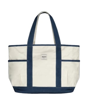 Met de strandtas 'Shaey' van Barts bent u perfect voorbereid op zonnige dagen. Twee comfortabele draaghandvatten zorgen voor aangenaam comfort, terwijl de rits uw essentiële spullen veilig opbergt. Binnenin bevindt zich een extra ritszak voor waardevolle spullen, terwijl de buitenzakken snelle toegang bieden tot uw zonnebril of zonnebrandcrème. Met afmetingen van 34 x 56 x 21 cm (H x B x D) is 'Shaey' de ideale metgezel voor het strand, het zwembad of een weekendje weg.