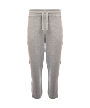 Stay comfortable and enjoy NE's world-famous street style with the official New Era Heritage Dark Green Jogger. The design includes the NE flag on the left leg and a heritage patch on the right hip, while side-entry pockets provide extra storage space. The elasticated waistband and adjustable drawcord s guarantee comfort throughout the day.