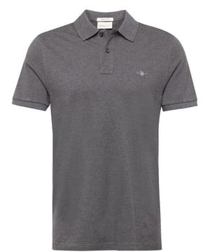 Het Gant herenpoloshirt verenigt tijdloze elegantie met sportieve nonchalance. De klassieke polokraag en de korte knoopsluiting geven het een stijlvol uiterlijk. Gemaakt van hoogwaardige materialen biedt het de hele dag een aangenaam draagcomfort. De kleine, subtiele logostik op de borst voegt een chique accent toe. Zijsplitten zorgen voor een optimale pasvorm en bewegingsvrijheid. Perfect voor vrije tijd en kantoor - dit poloshirt is geschikt voor elke gelegenheid. Het hoge draagcomfort maakt het een onmisbaar basisitem voor elke garderobe.