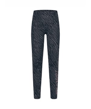 De sporttights van SOCCX voor dames volgen elke beweging. Modieus presenteert ze een tonale animalprint en een logo op het linker broekbeen. Ze zijn zeer comfortabel dankzij de brede band met praktische ritszak aan de achterkant. Een reflecterende piping accentueert de zak. Daaronder is nog een logo print geplaatst. Ze zijn zeer aangenaam om te dragen, comfortabel en sportief van snit. Ze zijn gemakkelijk te combineren met vele kledingstukken.