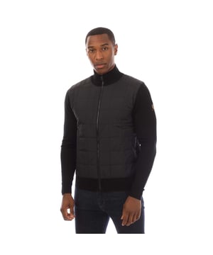 Mens Belstaff Kelbrook Zip Cardigan in black.- Ribbed stand-up collar.- Two-way zip centre front closure- Ribbed cuffs and hem.- Channel quilted shoulder reinforcement detailing- Quilted mixed media body- Belstaff phoenix patch on left sleeve- Non-mulesed  extra fine merino wool.- Slim fit.- Body: 100% Wool. Woven: 100% Polyester. Filling: 100% Polyester.  Hand wash - dry clean.- Ref: 104410BLACK