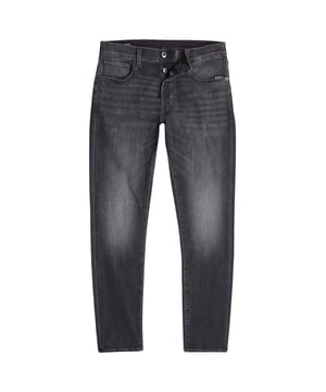 Die G-Star 3301 Slim Jeans kombiniert zeitlose Eleganz mit modernem Komfort. Ihr klassisches 5-Pocket-Design im authentischen Westernlook sorgt für eine stilvolle Ausstrahlung. Der Slim Fit mit mittelhohem Bund und schmalem Bein bietet eine perfekte Passform, während der Knopfverschluss eine klassische Note hinzufügt. Praktische Details wie fünf funktionale Taschen und das charakteristische G-Star RAW Label auf der Rückseite verleihen der Jeans ihren markanten Charakter. Ein vielseitiges Must-have für jede Garderobe.