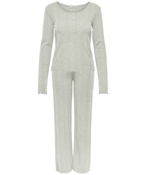Deze pyjama van ONLY heeft een Regular Fit en is gemaakt van bijzonder zacht materiaal, dat zorgt voor hoog draagcomfort - ideaal om in te slapen of als een comfortabele outfit voor thuis. De elastische taille zorgt voor een fijne pasvorm, terwijl stijlvolle knoopdetails en klassieke manchetten het ontwerp compleet maken.