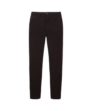 Met deze broek van Tom Tailor bent u voor iedere gelegenheid voorbereid. Deze broek heeft een slim fit snit en biedt een optimale pasvorm en bewegingsvrijheid. Hij heeft een rits en een knoop voor eenvoudig aan- en uittrekken. Voor opbergruimte en comfort zorgen de voor- en achterzakken. De broek bevindt zich tussen een stofbroek en een casual five-pocket broek, wat zorgt voor een veelzijdige look. Een eenvoudig ontwerp geeft de broek een elegante en moderne uitstraling. Een normale taillehoogte en riemlussen zorgen voor een goede pasvorm en een persoonlijke afstelling. De broek van Tom Tailor is een broek die u bij iedere gelegenheid kunt dragen, of het nu naar kantoor, een diner of een afspraak met vrienden is. De broek van Tom Tailor is een broek die u niet meer wilt uittrekken.