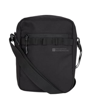 Vulmateriaal: 100% schuim. Buitenste materialen: 100% Polyester. Voering: 100% polyester. Capaciteit: 3L. Zakken: 1 Voorzak, Ritssluiting. Vakken: 1 hoofdvak, met rits. Verstelbare Schouderriem. Ontwerp: Logo, eenvoudig.