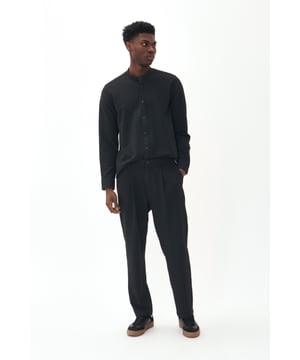 Regular fit,Regular taille,Slim  Wassen op 30°, niet bleken, niet in de droger drogen, Druipnat ophangen in de schaduw, koud strijken max. 110° C, Droogreiniging  68% Polyester,28% Viscose,4% Elastaan