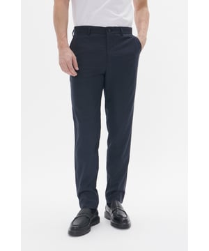 Gerade Passform,Normale Passform,Slim  Schonwäsche 30°, Nicht bleichen, Nicht im Trockner trocknen, Tropnass aufhängen, Kalt bügeln max. 110° C, Trockenreinigung  74% Polyester,24% Viskose,2% Elasthan