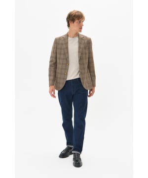 Regular fit  Chemisch laten reinigen, niet bleken, niet in de droger drogen, Druipnat ophangen, koud strijken max. 110° C, Droogreiniging  50% Wol,50% Polyester (Gerecycled)