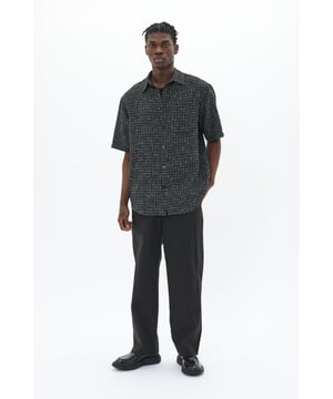 Regular fit,Korte mouwen  Fijne was 30°, niet bleken, niet in de droger drogen, Druipnat ophangen, koud strijken max. 110° C, Droogreiniging  100% Polyester