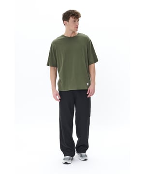Relaxed fit,Korte mouwen  Wassen op 30°, niet bleken, niet in de droger drogen, Liggend laten drogen., warm strijken max. 150° C, Droogreiniging  100% Katoen