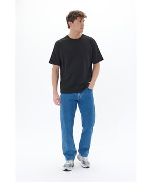 Relaxed fit,Korte mouwen  Wassen op 30°, niet bleken, niet in de droger drogen, Druipnat ophangen, koud strijken max. 110° C, Droogreiniging  100% Katoen