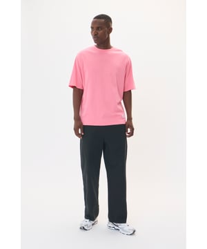 Relaxed fit,Kurzarm  30° waschbar, Nicht bleichen, Nicht im Trockner trocknen, Liegend trocken., Warm bügeln max. 150° C, Trockenreinigung  100% Baumwolle