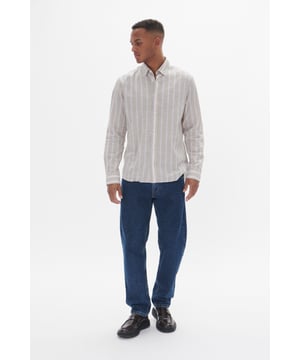 Regular fit,Lange mouwen  Fijne was 40°, niet bleken, niet in de droger drogen, Druipnat ophangen, koud strijken max. 110° C, Droogreiniging  100% Katoen