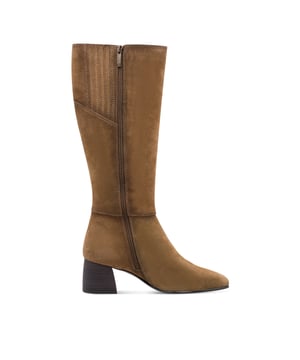Stap in strakke stijl voor de dag met deze leren knielaarzen van Tamaris. Ze zijn ontworpen voor comfort en elegantie en hebben een hak van 55 mm en een TOUCH-IT binnenzool die zich aan je voet aanpast voor een persoonlijk gevoel. Belangrijkste kenmerken: Bovenwerk van hoogwaardig echt leer Rits over de volledige lengte aan de zijkant voor gemakkelijk aan- en uittrekken Zachte textielvoering en binnenzool Touch-It voetbed voor persoonlijk comfort Hak van 55 mm voor een elegante lift Duurzame synthetische buitenzool Ideaal voor modieuze of door paardrijden geïnspireerde looks