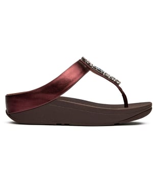 Sandalias Fitflop Fino color granate para mujer, fabricadas con sintético y suela de goma. Presentan detalle frontal, suela micro-wobbleboard y ligereza.