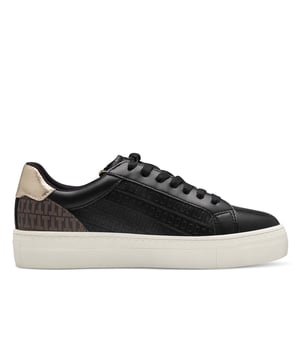 Versterk je dagelijkse stijl met deze chique sneakers van Tamaris. Deze veterschoenen voor dames zijn ontworpen voor zowel mode als comfort en zijn gemaakt van een moderne mix van textiel en synthetische materialen die textuur en elegantie toevoegen. De zijpanelen hebben een subtiel reliëfpatroon, terwijl het glinsterende gouden hakaccent een gedurfde, trendy twist geeft. Bovenwerk: Textiel en synthetische mix Voering en binnenzool: Zacht textiel voor ademend comfort Buitenzool: Duurzaam synthetisch materiaal voor betrouwbare grip Haktype en -hoogte: Plat, 35 mm voor een lichte verhoging Schachthoogte: 5,5 cm Sluiting: Vetersluiting Functie: Comfortabele voering voor de hele dag