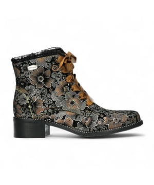 Los botines Laura Vita EMCMAO-45 combinan un toque creativo con un encanto vintage. Con un estampado floral sobre piel 100 % premium, estos botines combinan a la perfección moda y funcionalidad. Su tacón cuadrado con gran soporte, la plantilla de espuma viscoelástica y el cierre de doble cremallera con cordones los hacen ideales para lucir con estilo y comodidad durante todo el día. Exterior: 100 % piel con un artístico diseño floral. Forro: Piel y textil para mayor comodidad y transpirabilidad. Plantilla: Piel con espuma viscoelástica acolchada. Suela: Goma para mayor flexibilidad y agarre. Altura del tacón: Tacón cuadrado de 4 cm. Altura de la caña (talla 37): 13 cm | Circunferencia: 23 cm. Cierre: Cremallera lateral y cordones en la parte delantera. Forma de la punta: Redonda. Estilo: Botines florales de inspiración gótica.