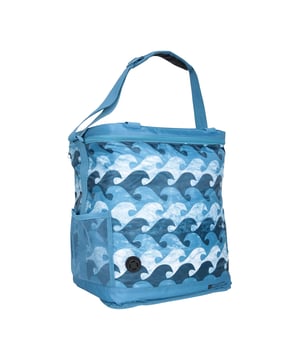 100% Polyester. Fabric Technology: Lightweight. Compartments: 1 Main Compartment, Zipped. Design: All-Over Print, Logo, Wave Pattern. Adjustable Strap, Mesh Bottle Holder, Self-Inflating Valve. Capacity: 30L.