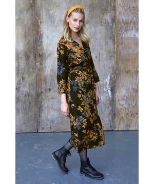 Regular fit,Midi-Länge,Lange Ärmel  Schonwäsche 30°, Nicht bleichen, Nicht im Trockner trocknen, Tropnass aufhängen im Schatten, Warm bügeln max. 150° C, Professionelle Reinigung.  50% Viskose,50% Viskose (LENZING™ ECOVERO™)
