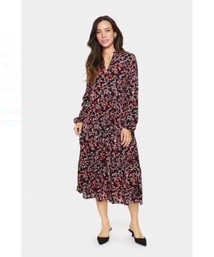 Loose fit,Midi lengte,3/4 mouwen  Fijne was 30°, niet bleken, niet in de droger drogen, Druipnat ophangen in de schaduw, koud strijken max. 110° C, Droogreiniging  100% Viscose (LENZING™ ECOVERO™)