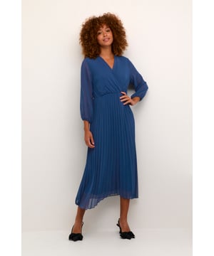 Feminine,Midi lengte,3/4 mouwen  Fijne was 30°, niet bleken, niet in de droger drogen, Liggend laten drogen., koud strijken max. 110° C, Droogreiniging  100% Polyester
