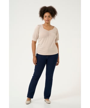 Tight fit,Korte mouwen  Fijne was 30°, niet bleken, niet in de droger drogen, Druipnat ophangen in de schaduw, warm strijken max. 150° C,   95% Viscose,5% Elastaan