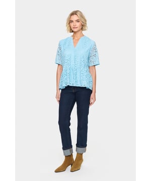 Regular fit,Korte mouwen  Fijne was 30°, niet bleken, niet in de droger drogen, Druipnat ophangen, koud strijken max. 110° C, Niet droog reinigen  40% Katoen,30% Polyamide,30% Viscose