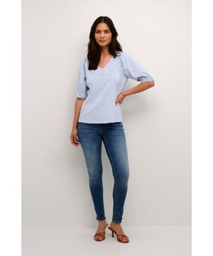 Casual fit,Normale lengte,Korte mouwen  Fijne was 30°, niet bleken, niet in de droger drogen, Liggend laten drogen., koud strijken max. 110° C, Droogreiniging  95% Polyester,5% Elastaan