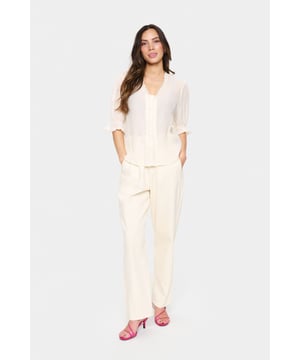 Regular fit,Korte mouwen  Fijne was 30°, niet bleken, niet in de droger drogen, Druipnat ophangen in de schaduw, koud strijken max. 110° C, Droogreiniging  80% Viscose,20% Polyamide