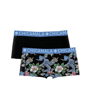 De Kledingstukken van Chicamala zitten als gegoten en zijn gemaakt van hoogwaardig katoen. Een zachte elastische band van microvezelstof zorgt voor extra comfort.