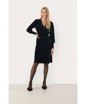 Gerade Passform,Knapp unter dem Knie,Lange Ärmel  Schonwäsche 30°, Nicht bleichen, Nicht im Trockner trocknen, Liegend trocken., Kalt bügeln max. 110° C, Trockenreinigung  60% Polyester,35% Polyester (Recycelt),5% Elasthan