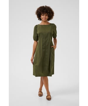 Casual fit,Onder de knie,Korte mouwen  Fijne was 30°, niet bleken, niet in de droger drogen, Liggend laten drogen., koud strijken max. 110° C, Droogreiniging  65% Katoen,33% Polyester,2% Elastaan