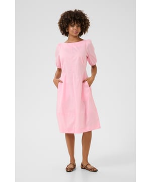 Casual fit,Onder de knie,Korte mouwen  Fijne was 30°, niet bleken, niet in de droger drogen, Liggend laten drogen., koud strijken max. 110° C, Droogreiniging  65% Katoen,33% Polyester,2% Elastaan