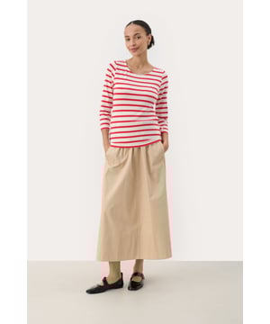 Regular fit,Elleboog lengte  Wassen op 30°, niet bleken, niet in de droger drogen, Liggend laten drogen., warm strijken max. 150° C, Droogreiniging  50% Modal (TENCEL™),44% Katoen,6% Elastaan
