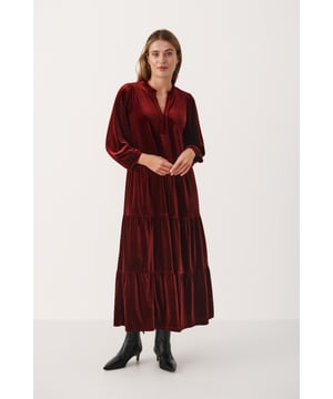Relaxed fit,Midi-Länge,3/4 Ärmel  Schonwäsche 30°, Nicht bleichen, Nicht im Trockner trocknen, Liegend trocken., Kalt bügeln max. 110° C, Trockenreinigung  60% Polyester,35% Polyester (Recycelt),5% Elasthan
