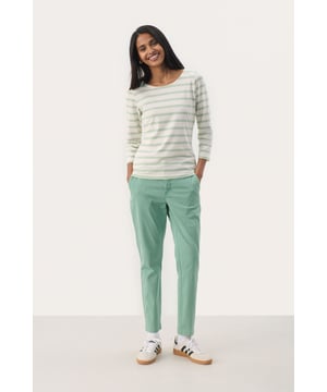 Regular fit,Elleboog lengte  Wassen op 30°, niet bleken, niet in de droger drogen, Liggend laten drogen., warm strijken max. 150° C,   50% Modal (TENCEL™),44% Katoen,6% Elastaan