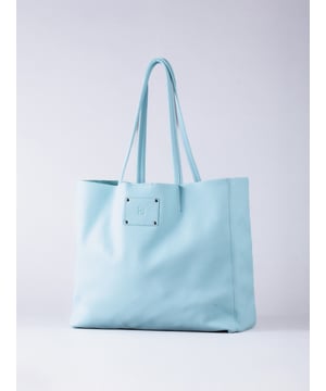 For relaxed leather luxury, look no further than the Tarn Bucket Bag in pretty turquoise. This spacious tote style bag will effortlessly take you through the working week into the weekend with plenty of room for a laptop and notebooks or shopping if you&rsquo;re hitting the high street.
Crafted from real leather in a contemporary slouchy design, this bucket bag is fitted with a popper fastened top and conceals a handy inner cloth bag with zip top opening to keep your valuables extra safe. This cloth bag is securely clipped to a leather strap and is removable for ultimate versatility.