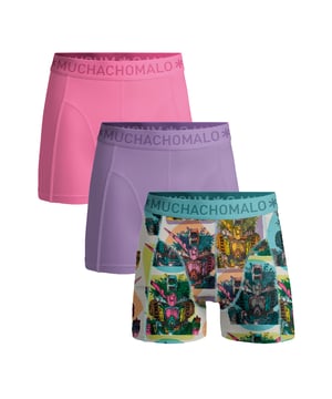 De Boxershorts/Onderbroeken van Muchachomalo zitten als gegoten en zijn gemaakt van hoogwaardig katoen. Een zachte elastische logotailleband van microvezelstof zorgt voor extra comfort. Specificaties • Normale Pasvorm • Vlakke gestikte naden voor extra comfort • Zachte Waistband met het Muchachomalo Logo Onderhoud • Wassen op 30 graden • Niet in de droger • Strijken op matig warme stand (2 stippen) Waarom Muchachomalo? Muchachomalo werkt alleen met fabrieken die BSCI en OEKO-TEX gecertificeerd zijn. Deze fabrieken hebben als doel arbeidsomstandigheden continu te verbeteren. Zij strijden voor het recht op het vormen van een vakbond, veilige werkomstandigheden en zijn tegen dwang- en kinderarbeid. Ook stellen zij consumenten en bedrijven in staat om zelf verantwoordelijke beslissingen te nemen die onze planeet beschermen voor de toekomstige generaties.