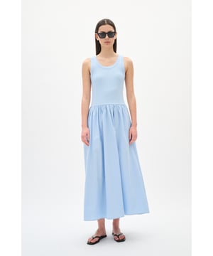 Slim fit,Hohe Taille,Knöchellänge,Ärmellos  Schonwäsche 30°, Nicht bleichen, Nicht im Trockner trocknen, Tropnass aufhängen, Kalt bügeln max. 110° C, Nicht trockenreinigen  100% Baumwolle