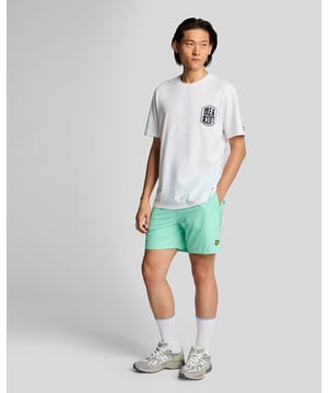Diese schlichten Badeshorts mit Mesh-Futter und schnell trocknendem Stoff sind mit unserem charakteristischen Golden Eagle versehen und bieten den legendären Stil von Lyle & Scott sowohl im Pool als auch außerhalb.