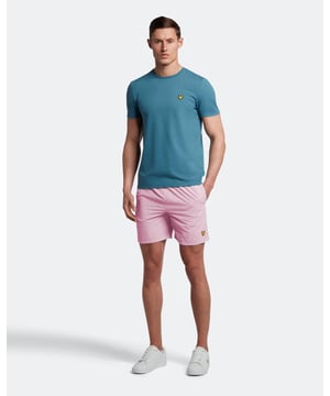 Diese mit unserem charakteristischen Golden Eagle versehenen, netzgefütterten Sport-Badeshorts aus schnell trocknendem Stoff bieten den legendären Stil von Lyle & Scott sowohl im als auch außerhalb des Pools. – 100 % Polyamid– Elastischer Bund– Genähte Ösen– Genähter Beinabschluss