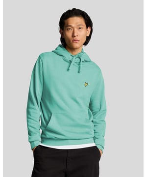 Onze pullover hoodie is geborduurd met ons iconische gouden adelaarlogo op de borst, maar verder is alles eenvoudig gehouden. Het is gemaakt van lussen katoen-jersey voor een ontspannen pasvorm en heeft een ruime buidelzak. \n- Kap met trekkoord \n- Lange mouwen \n- Voorkant buidelzak \n- Samenstelling: 100% katoen