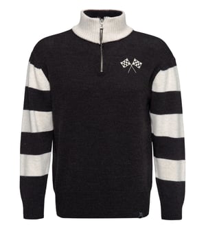Der Original Vintage Strickpullover von King Kerosin bringt dich sofort zurück in die gute alte Zeit! Sein detailgetreues und authentisches Design lässt keine Zweifel an deiner Liebe zum Retro-Look und der Racing Szene. Die weiche, hautfreundliche Maschenware sorgt zusammen mit dem Regular Fit des Pullovers für einen angenehmen Tragekomfort im Alltag. Das Racing Thema drückt sich an den gestreiften Ärmeln und in der wertigen kleinen Bruststickerei gekonnt aus. Der kontrastierende, gerippte Stehkragen ist mit einem Reißverschluss versehen, was einmal mehr den authentischen Retro-Look unterstreicht. Das gestrickte Logo im Rücken rundet das Design perfekt ab. Dieses Schmuckstück darf in keiner Garderobe eines echten Vintage-Fans fehlen!  KING KEROSIN: Du liebst und lebst den Lifestyle der amerikanischen 50er Jahre? Du stehst auf Hot Rod, Motorräder, Biker, Rock'n'Roll, Tattoos, Rockabilly und alles was dazu gehört? Wir auch! Wir kombinieren authentische Designs im vintage und retro Stil mit hochwertigen Materialen für ein tolles Tragegefühl und top Qualität. So kannst Du die wilden, rockigen Zeiten der 50's erneut zum Leben erwecken!DESIGN: Der Original Herren Racing Strickpullover von King Kerosin überzeugt mit seinem authentischen detailgetreuen Vintage-Look. Ein Stehkragen mit Reißverschluss, gestreifte Ärmel und eine wertige Bruststickerei lassen keinen Zweifel an der Authentizität  PASSFORM: Ein bequemer Regular Fit macht die zu einem angenehmen Begleiter für den AlltagMATERIAL: Die softe Maschenware fühlt sich weich und angenehm auf der Haut anKOMBINATIONSMÖGLICHKEIT: Dieses Schmuckstück darf in keiner Garderobe eines echten Vintage-Fans fehlen!LIEFERUMFANG: Der King Kerosin authentische Retro Pullover ist in den Größen S M L XL XXL 3XL 4XL oder 5XL erhältlich