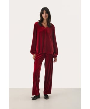 Gerade Passform,Lange Ärmel  Schonwäsche 30°, Nicht bleichen, Nicht im Trockner trocknen, Liegend trocken., Kalt bügeln max. 110° C, Trockenreinigung  60% Polyester (Recycelt),35% Polyester,5% Elasthan