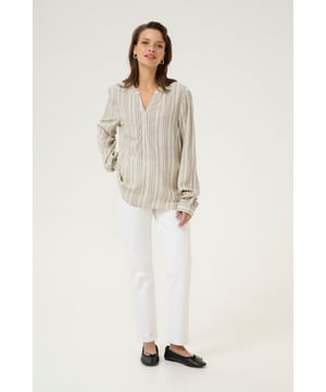 Regular fit,Lange mouwen  Fijne was 30°, niet bleken, niet in de droger drogen, Druipnat ophangen in de schaduw, warm strijken max. 150° C, Droogreiniging  70% Viscose (LivaEco™),30% Linnen