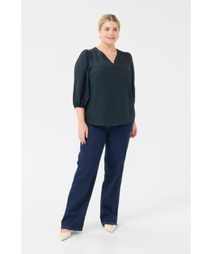 Regular fit,3/4 Ärmel  30° waschbar, Nicht bleichen, Nicht im Trockner trocknen, Tropnass aufhängen im Schatten, Warm bügeln max. 150° C, Trockenreinigung  100% Polyester