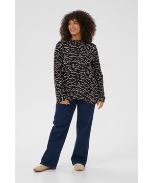 Regular fit,Lange mouwen  Fijne was 30°, niet bleken, niet in de droger drogen, Liggend laten drogen in de schaduw, koud strijken max. 110° C,.  100% Viscose (LENZING™ ECOVERO™)