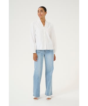 Regular fit,Lange mouwen  Fijne was 30°, niet bleken, niet in de droger drogen, Druipnat ophangen in de schaduw, warm strijken max. 150° C,.  80% Polyester,20% Katoen